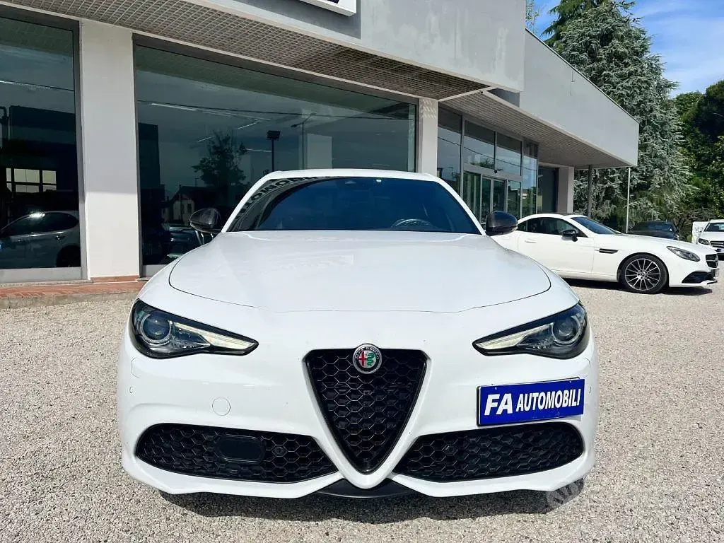 Usata Alfa Romeo Giulia Estrema 211 CV (155 kW) 2023 Bianco Berlina