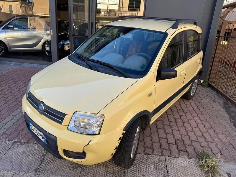 Usata Fiat Panda 4x4 59 CV (43 kW) 2006 Giallo Utilitaria