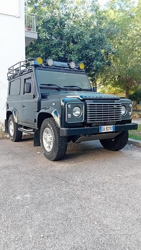Nero Usata 2008 Land Rover Defender SUV | 30.000 € - Immagine 1/1