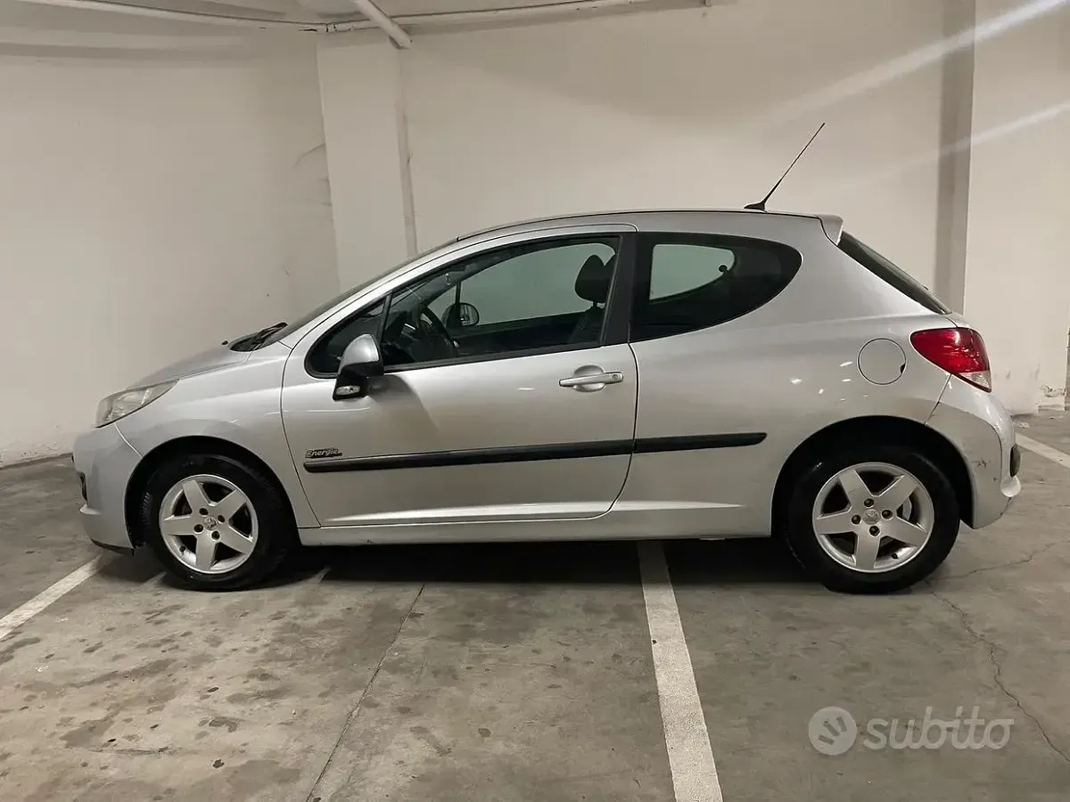 Usata Peugeot 207 68 CV (50 kW) 2009 Grigio Berlina