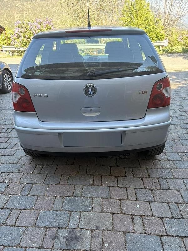 Usata VW Polo Highline 101 CV (74 kW) 2002 Grigio Berlina