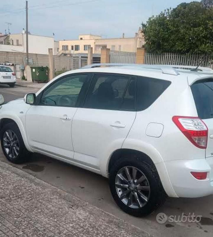 Usata Toyota RAV4 2012 Bianco SUV