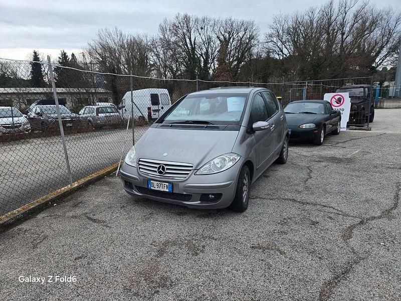 Usata Mercedes A180 109 CV (80 kW) 2007 Argento Monovolume