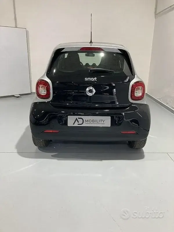 Usata Smart ForFour Passion 71 CV (52 kW) 2018 Nero Utilitaria