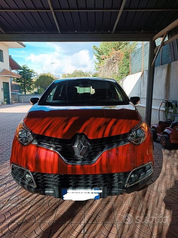 Usata Renault Captur 120 CV (88 kW) 2016 Rosso SUV