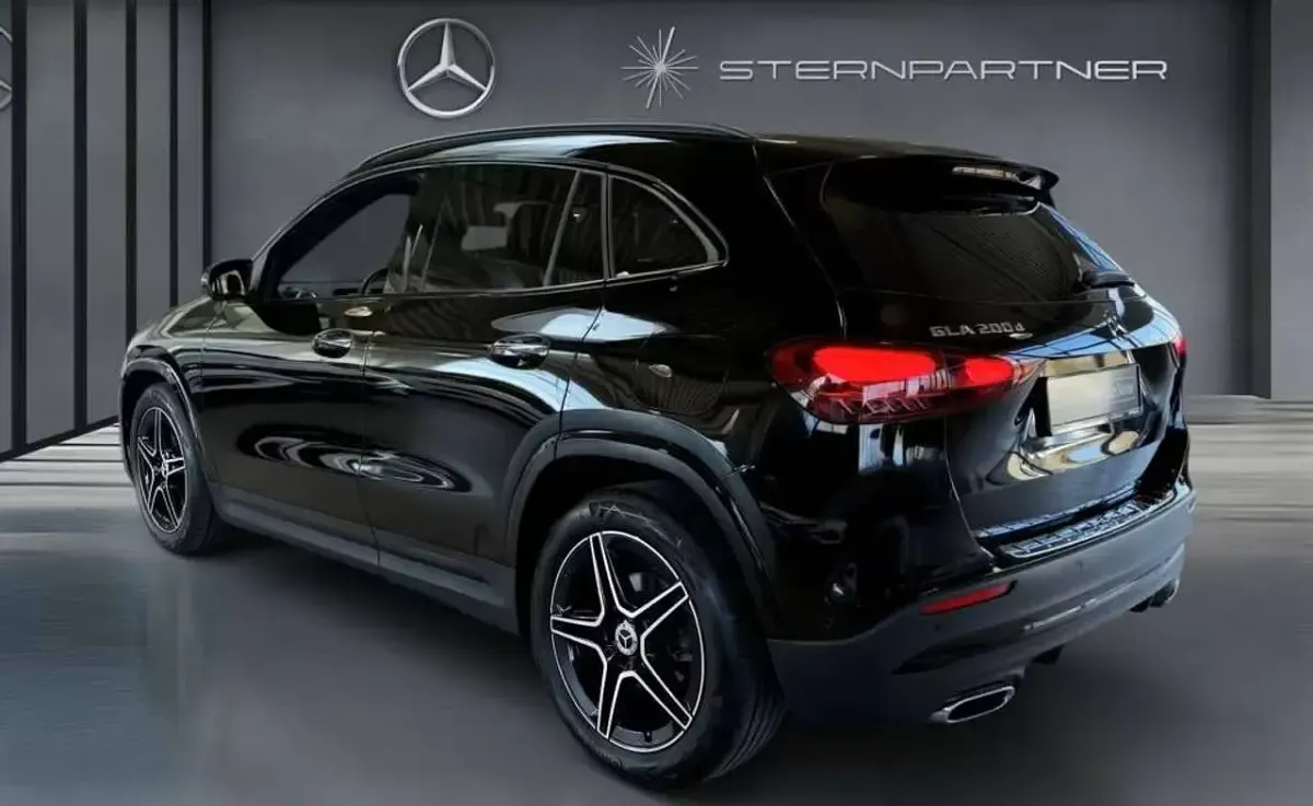 Usata Mercedes GLA200 AMG 150 CV (110 kW) 2023 Nero SUV