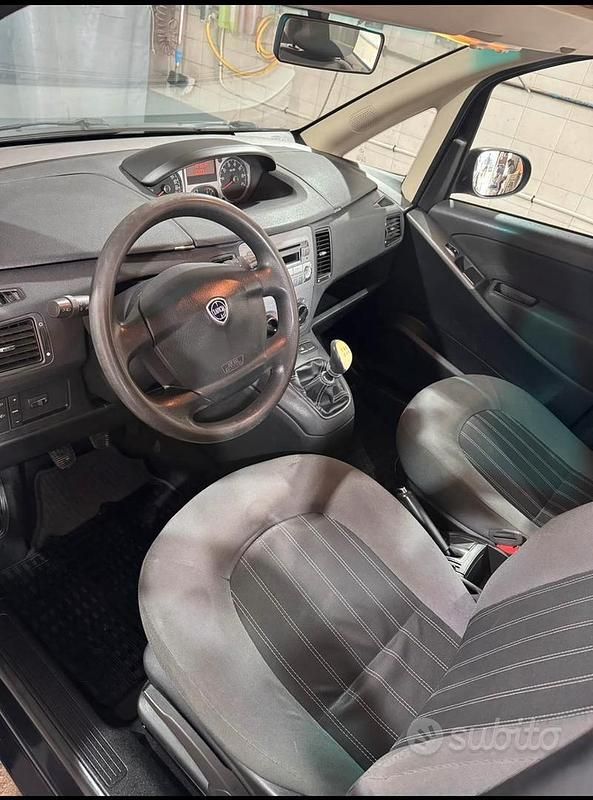 Usata Lancia Musa 2012 Nero Monovolume