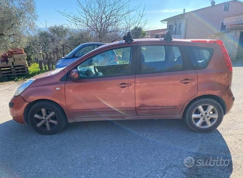 Usata Nissan Note 88 CV (64 kW) 2006 Rosso Monovolume