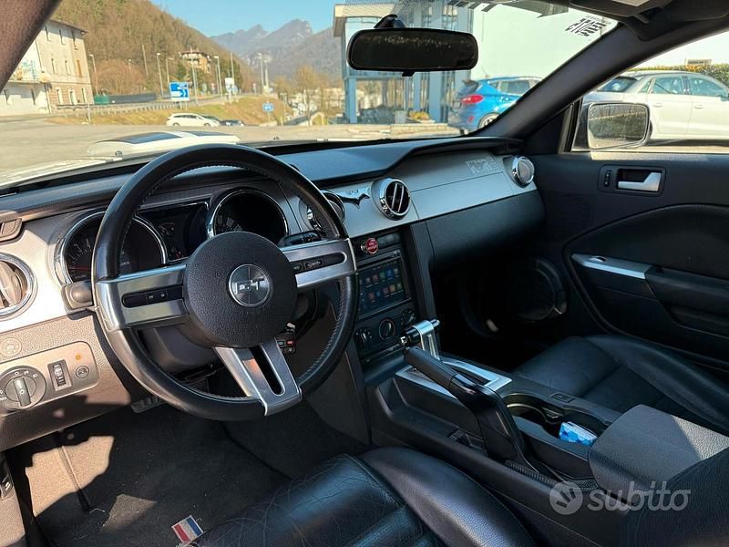 Usata Ford Mustang GT 2008 Bianco Coupé