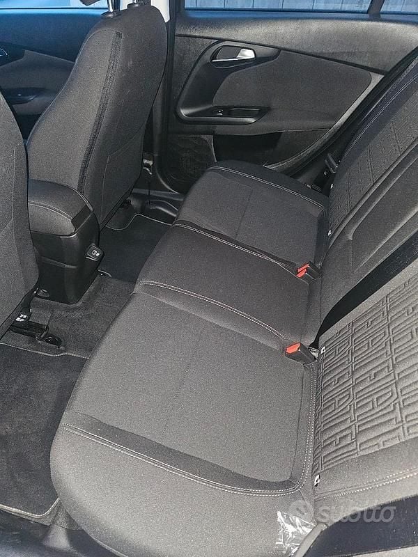 Usata Fiat Tipo Cross 130 CV (95 kW) 2023 Nero Berlina