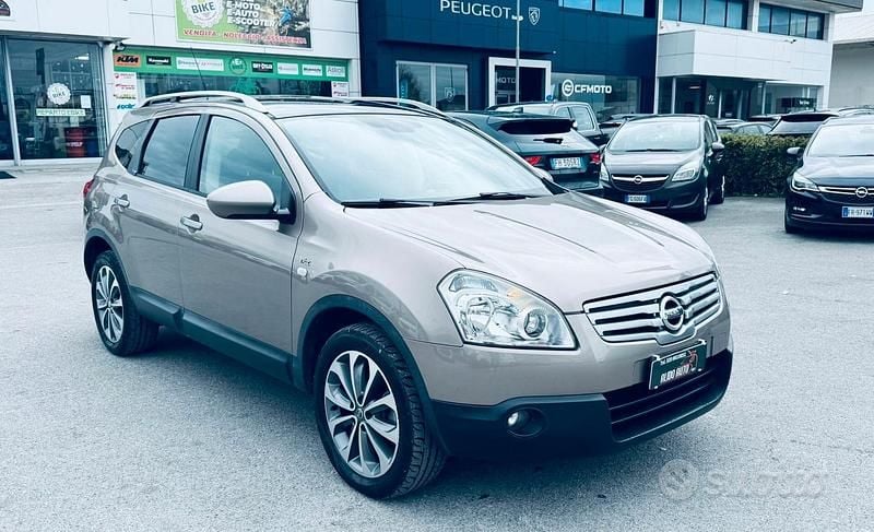 Marrone Usata 2010 Nissan Qashqai +2 Tekna SUV | 6500 € (Buon prezzo) - Immagine 1/4