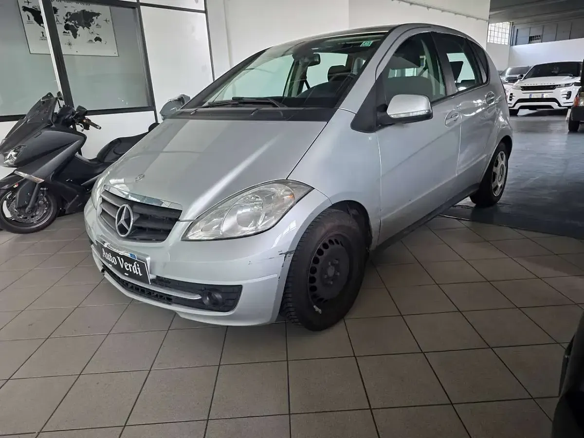 Usata Mercedes A160 Executive 82 CV (60 kW) 2011 Argento Utilitaria
