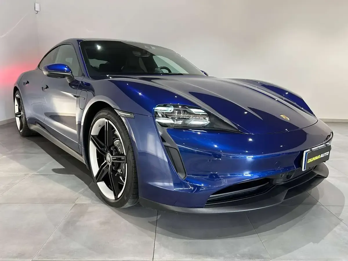 Usata Porsche Taycan 139 kW (190 CV) 2021 Blu Berlina