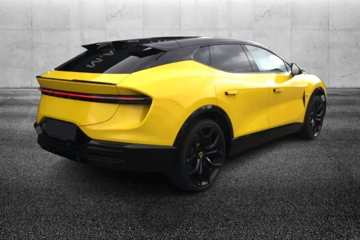 Usata Lotus Eletre 139 kW (190 CV) 2023 Giallo SUV