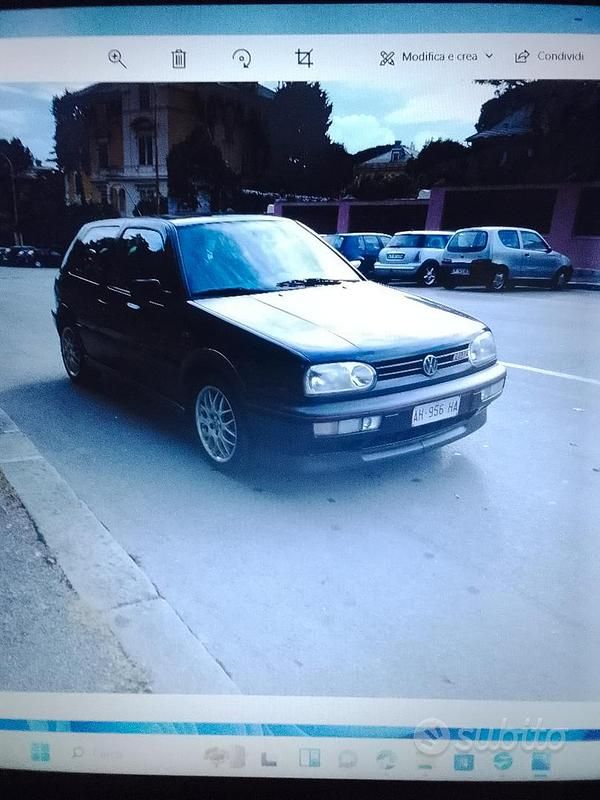 Blu Usata 1996 VW Golf III Edition Tre volumi | 8500 € (Buon prezzo) - Immagine 1/4