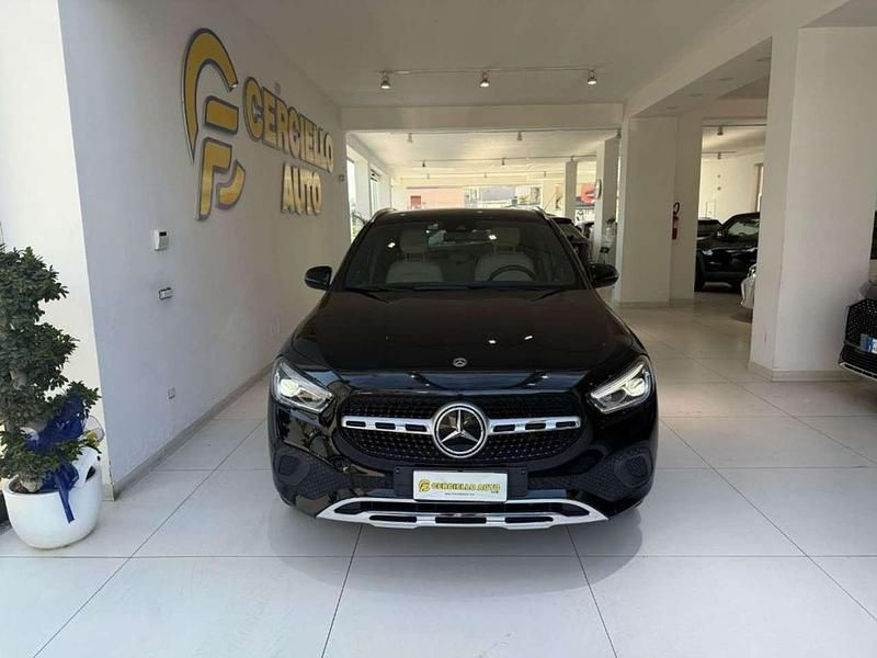 Nero metallizzato Usata 2020 Mercedes GLA200 SUV | 37.500 € (Molto cara) - Immagine 1/4