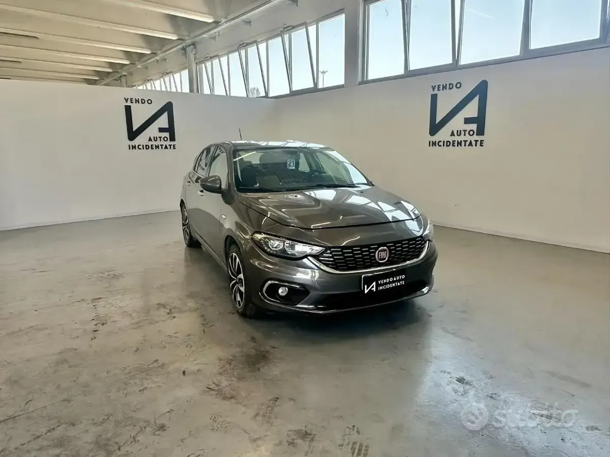 Usata Fiat Tipo Lounge 120 CV (88 kW) 2019 Berlina