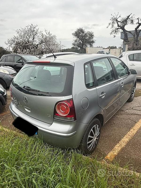 Usata VW Polo 64 CV (47 kW) 2005 Grigio Utilitaria