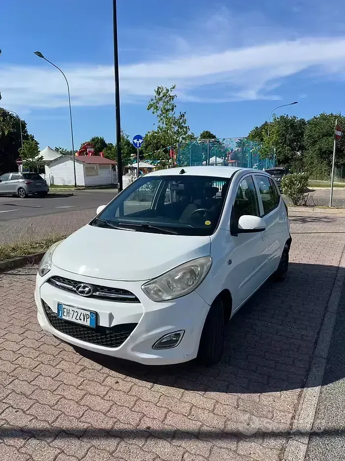 Usata Hyundai i10 Comfort 66 CV (48 kW) 2011 Bianco Utilitaria