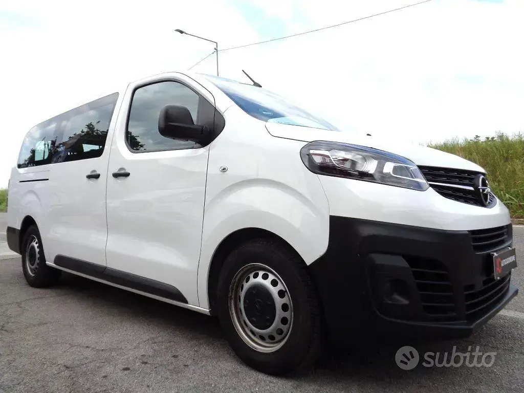 Usata Opel Vivaro-e Combi 150 CV (110 kW) 2021 Bianco Monovolume