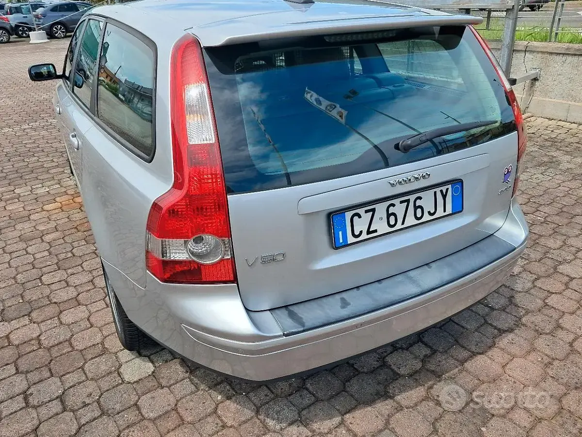 Usata Volvo V50 Summum 136 CV (100 kW) 2006 Grigio Station wagon