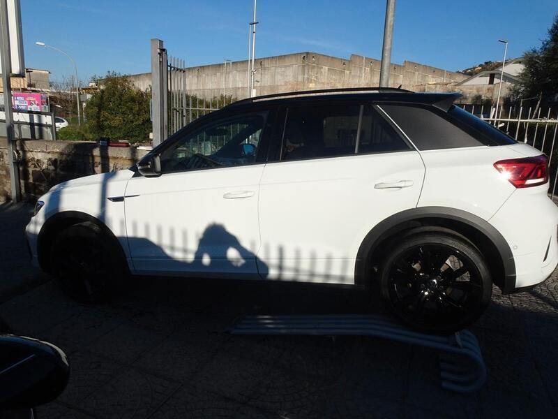 Usata VW T-Roc R-line 149 CV (109 kW) 2022 Grigio SUV