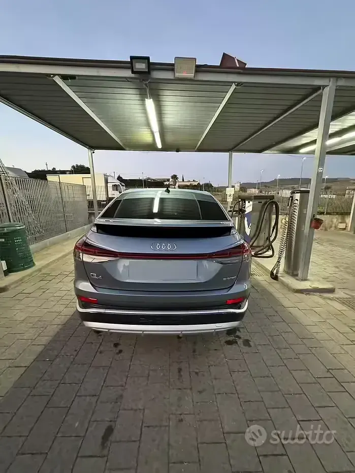 Käytetty Audi Q4 e-tron 69 kW (95 HP) 2022 Harmaa Katumaasturi