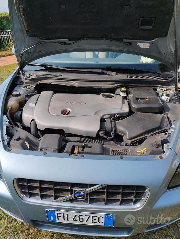 Usata Volvo C70 136 CV (100 kW) 2009 Verde Cabrio