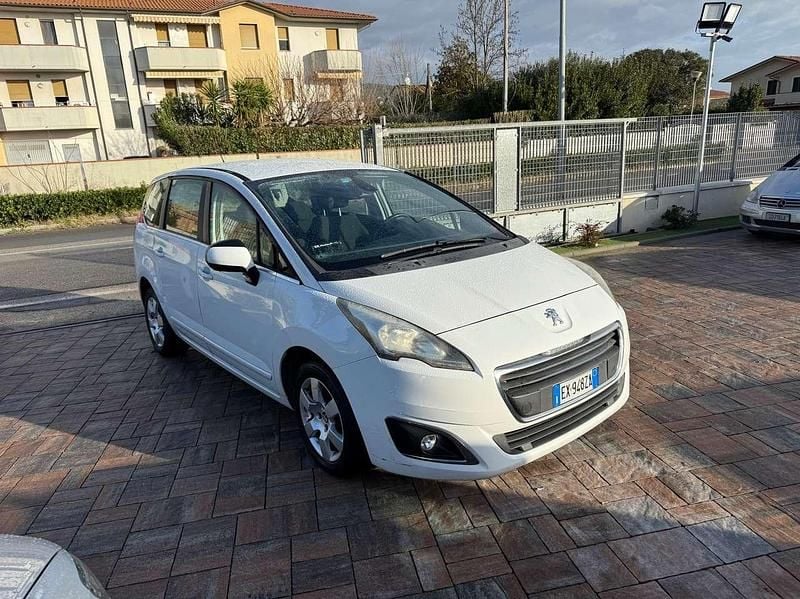 Usata Peugeot 5008 Business-Line 114 CV (83 kW) 2014 Other Monovolume