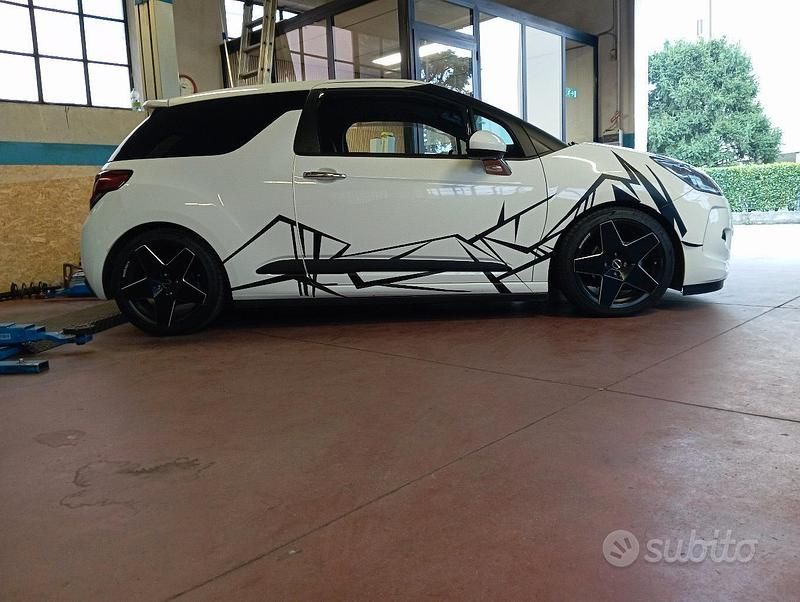 Bianco Usata 2014 Citroën DS3 Due volumi | 6500 € (Buon prezzo) - Immagine 1/4