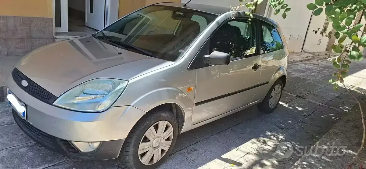 Usata Ford Fiesta 73 CV (53 kW) 2005 Utilitaria