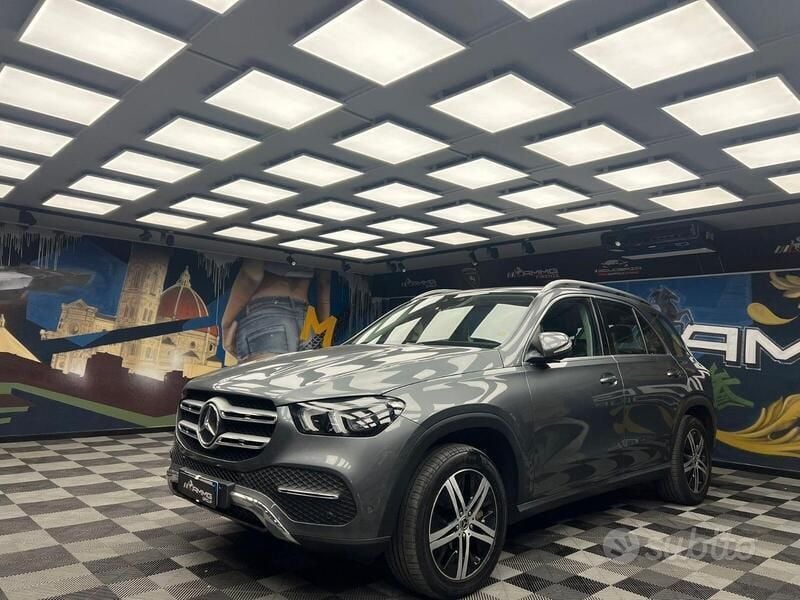 Grigio Usata 2019 Mercedes GLE300 SUV | 31.999 € (Buon prezzo) - Immagine 1/4