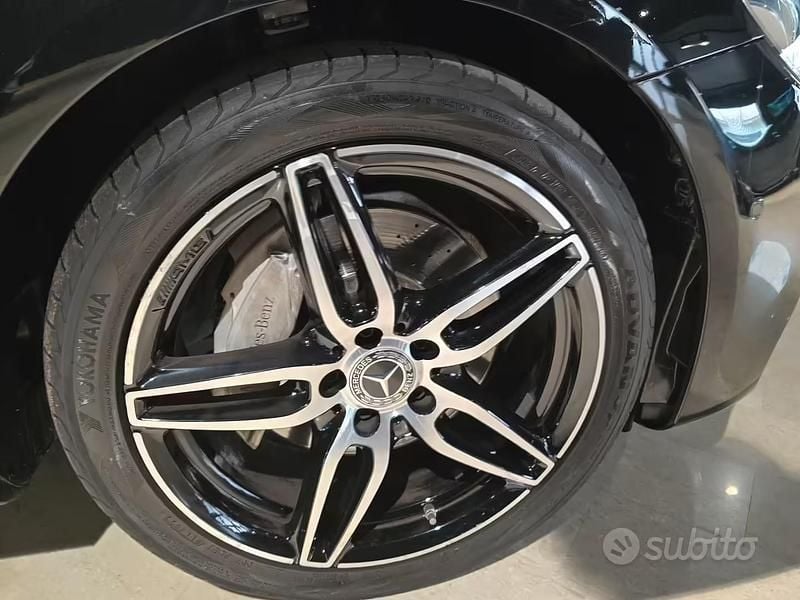 Usata Mercedes E220 Premium 194 CV (142 kW) 2020 Nero Berlina