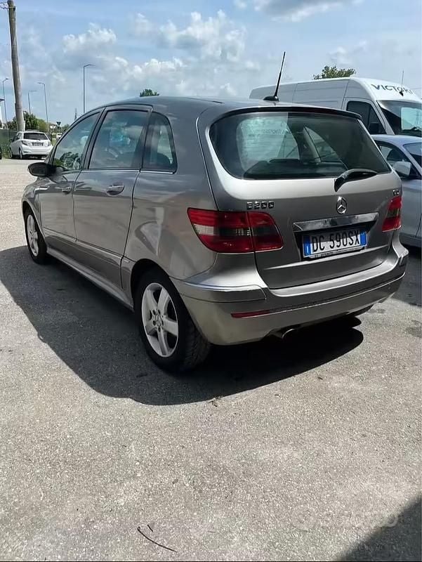 Usata Mercedes B200 2006 Grigio Monovolume