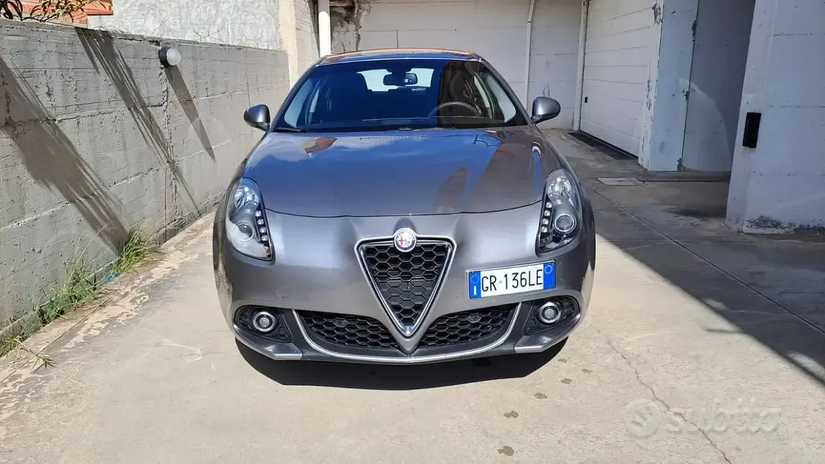 Usata Alfa Romeo Giulietta 120 CV (88 kW) 2020 Grigio Utilitaria