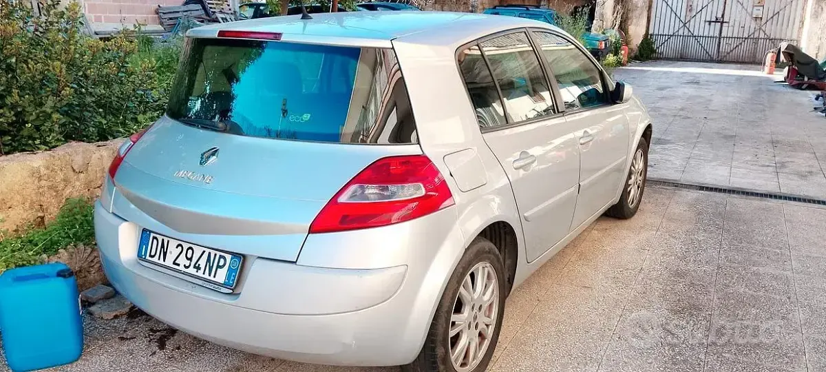 Usata Renault Mégane III 106 CV (77 kW) 2008 Grigio Berlina