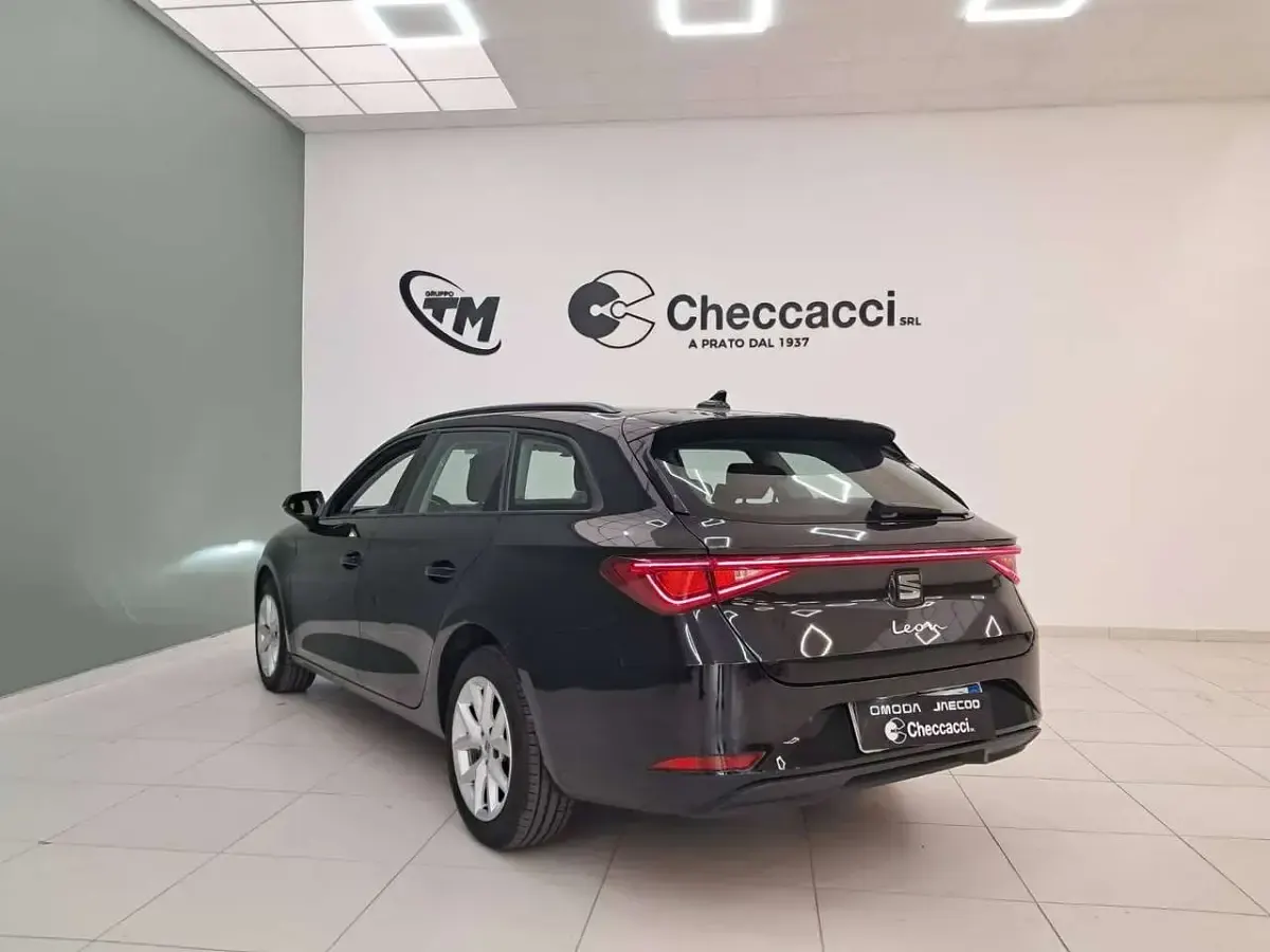 Usata Seat Leon Style 116 CV (85 kW) 2023 Nero Station wagon
