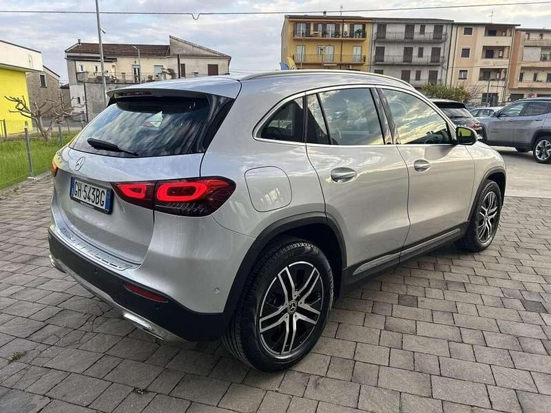 Usata Mercedes GLA250 Premium 160 CV (117 kW) 2022 Argento SUV