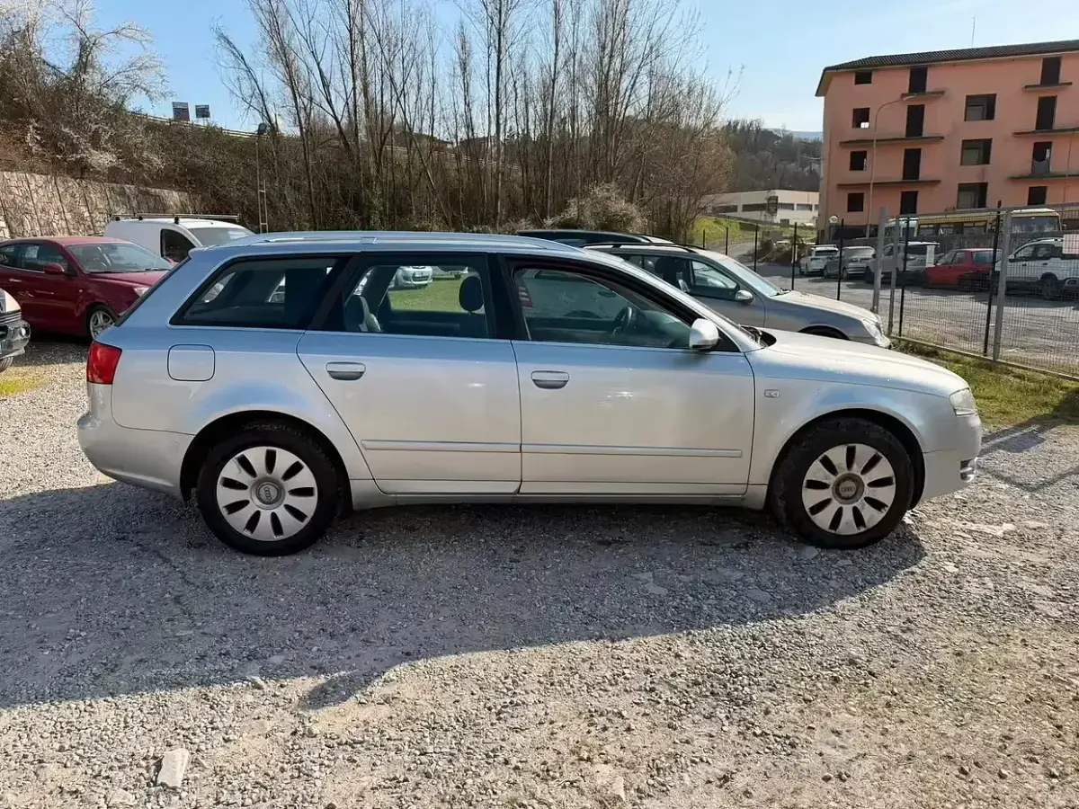 Usata Audi A4 140 CV (102 kW) 2005 Grigio Station wagon