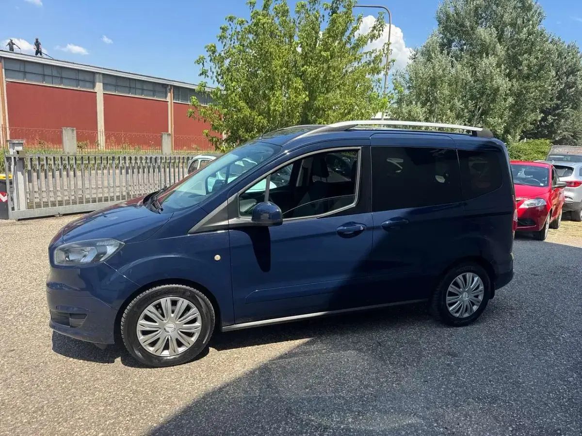 Usata Ford Courier 75 CV (55 kW) 2017 Blu/azzurro Monovolume