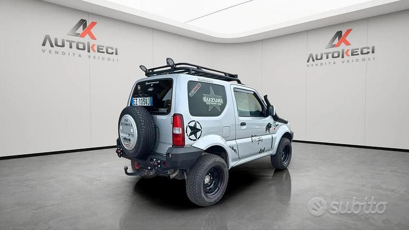 Usata Suzuki Jimny 86 CV (63 kW) 2009 Argento SUV
