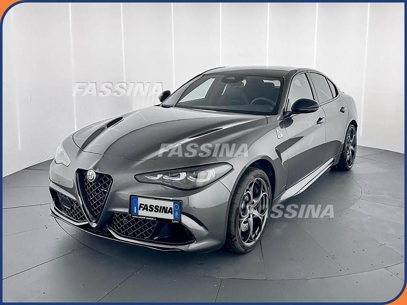 Nuova Alfa Romeo Giulia Quadrifoglio 519 CV (381 kW) 2025 Grigio Berlina