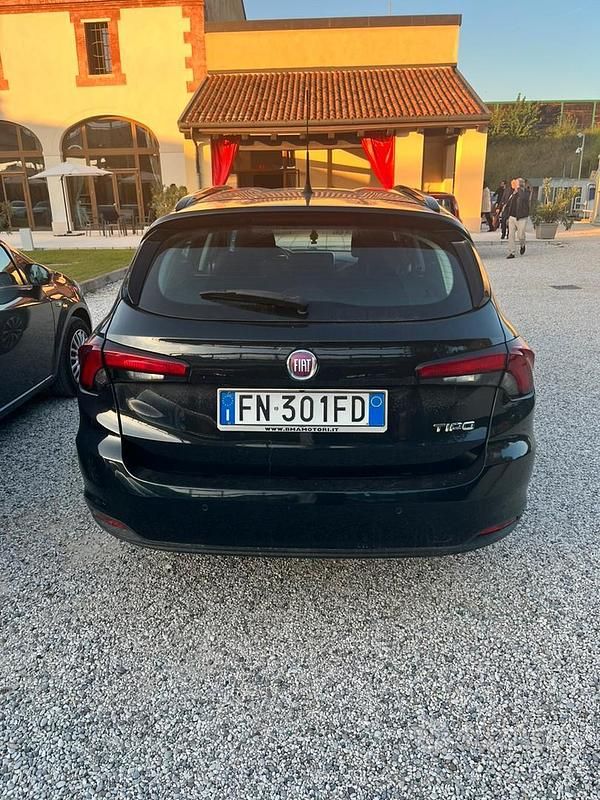 Usata Fiat Tipo Wagon 120 CV (88 kW) 2017 Nero Station wagon