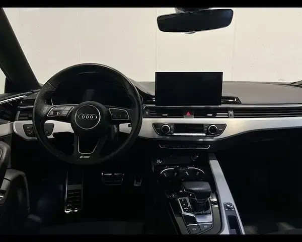 Usata Audi A5 Sportback S-Line 204 CV (150 kW) 2023 Grigio daytona perlato Utilitaria