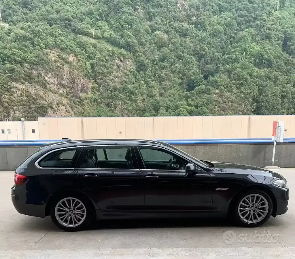 Usata BMW 530 Luxury Line 258 CV (189 kW) 2014 Antracite metallizzato Station wagon
