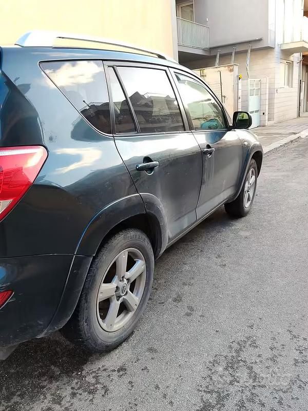 Usata Toyota RAV4 177 CV (130 kW) 2006 SUV