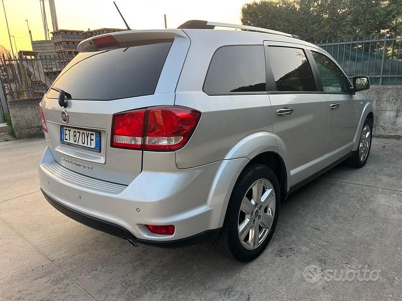 Usata Fiat Freemont Lounge 170 CV (125 kW) 2014 Grigio SUV