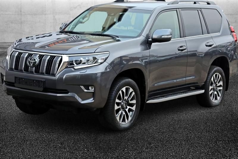 Usata Toyota Land Cruiser Executive 204 CV (150 kW) 2023 Grigio metallizzato SUV