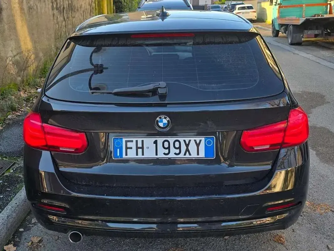 Usata BMW 318 150 CV (110 kW) 2017 Nero Station wagon