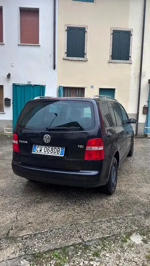 Usata VW Touran 105 CV (77 kW) 2005 Nero Monovolume